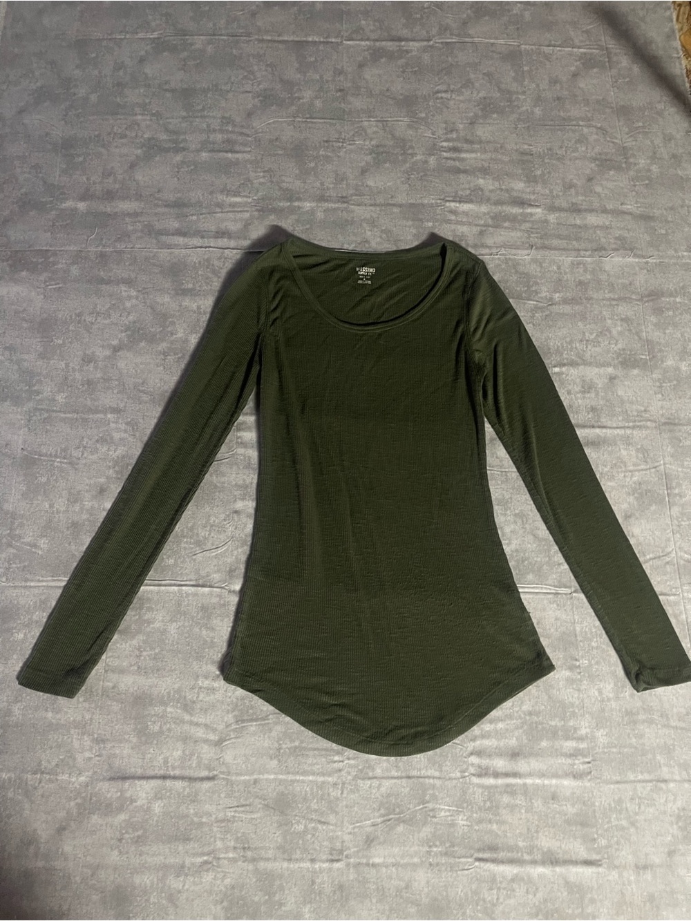 Mossimo Supply Co. Olive Green Long-Sleeve Scoop Neck Tee